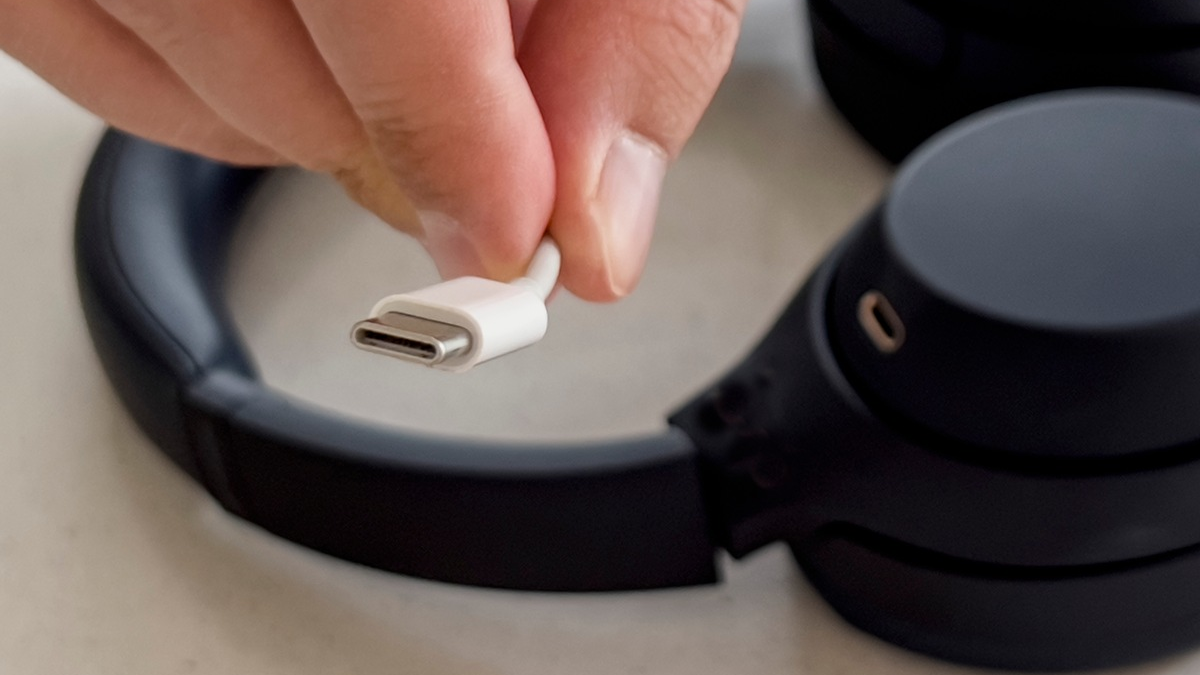 USB Type C: TÜV SÜD informiert zu Funktionen des Universalsteckers - Foto: presseportal.de