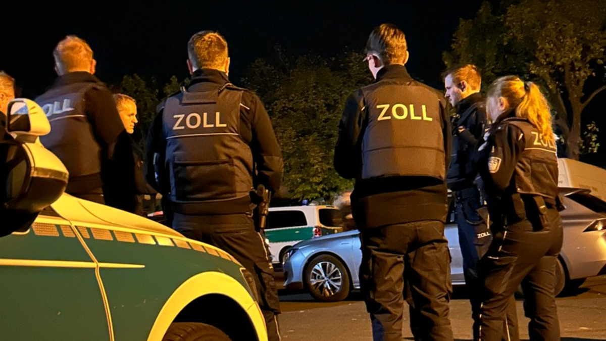 HZA-GI: Zoll zerschmettert Schwarzarbeitergeflecht - 10 Festnahmen in Hessen - Foto: presseportal.de