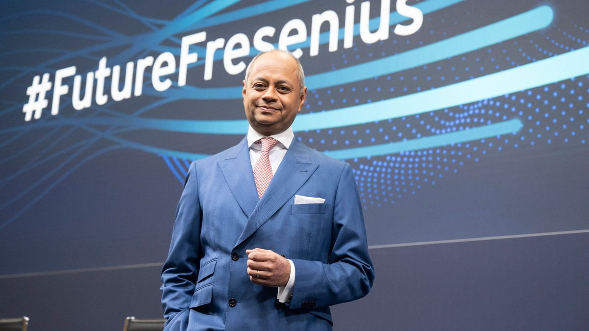 Fresenius-Chef Michael Sen bei der Präsentation der Jahreszahlen 2022 in der Unternehmenszentrale in Bad Homburg. - Foto: Boris Roessler/dpa