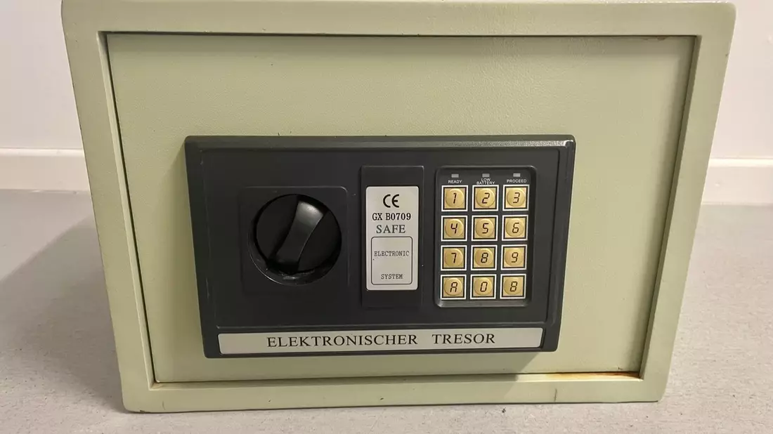 POL-WHV: Tresor in Wilhelmshaven aufgefunden - Eigentümer und Zeugen gesucht! - Bild: presseportal.de