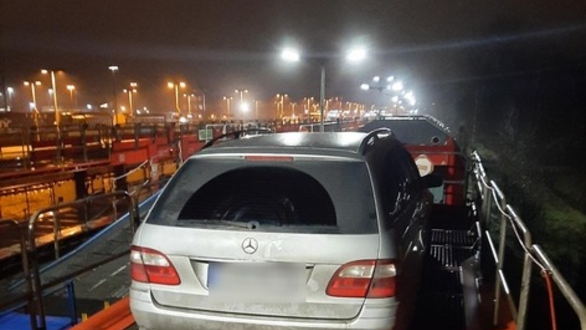 BPOL-FL: Niebüll - Alkoholisierter Mann fährt nachts auf Autozug - Führerschein weg - Foto: presseportal.de