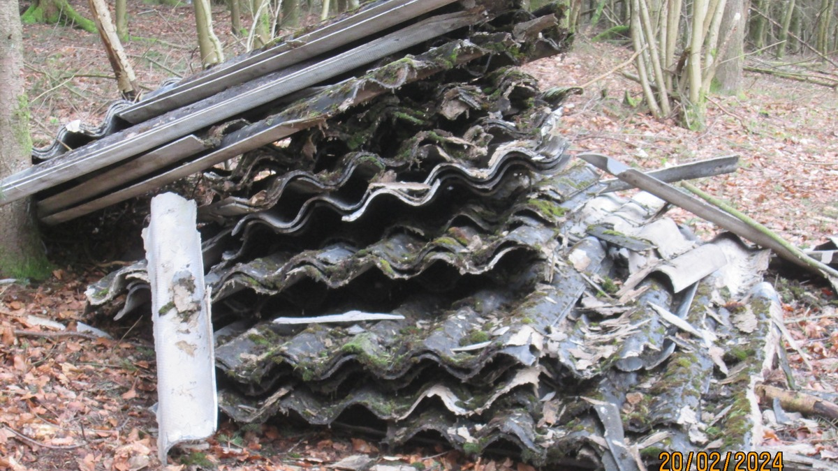 POL-LDK: Asbest am Kniebrecher entsorgt - Foto: presseportal.de