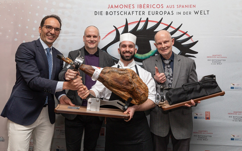 Mert Arman aus Berlin gewinnt 3. Ausgabe des internationalen Wettbewerbs im Schneiden von Jamón Ibérico - Foto: presseportal.de