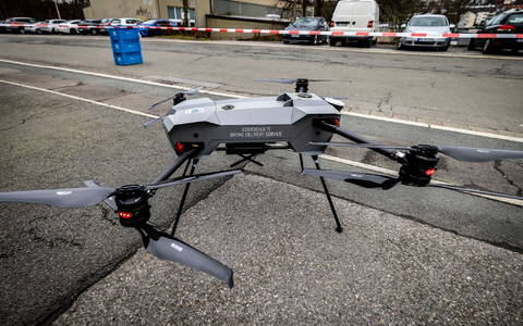 Eine voll automatisierte Drohnen-Flotte soll Unternehmen in Lüdenscheid, das vom A45-Rahmede-Brückendesaster stark belastet ist, dringend benötigte Teile über die Staus hinweg aus der Luft anliefern. - Foto: Christoph Reichwein/dpa