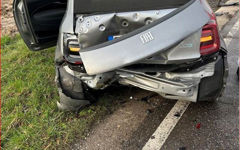 POL-PDLD: Verkehrsunfall mit drei beteiligten Fahrzeugen - Foto: presseportal.de