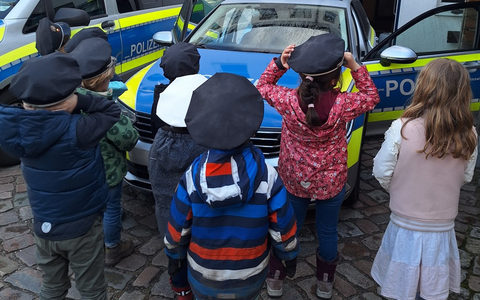 POL-HL: Lübeck - 2. Polizeirevier / Vorschulkinder zu Besuch bei der Polizei - Foto: presseportal.de