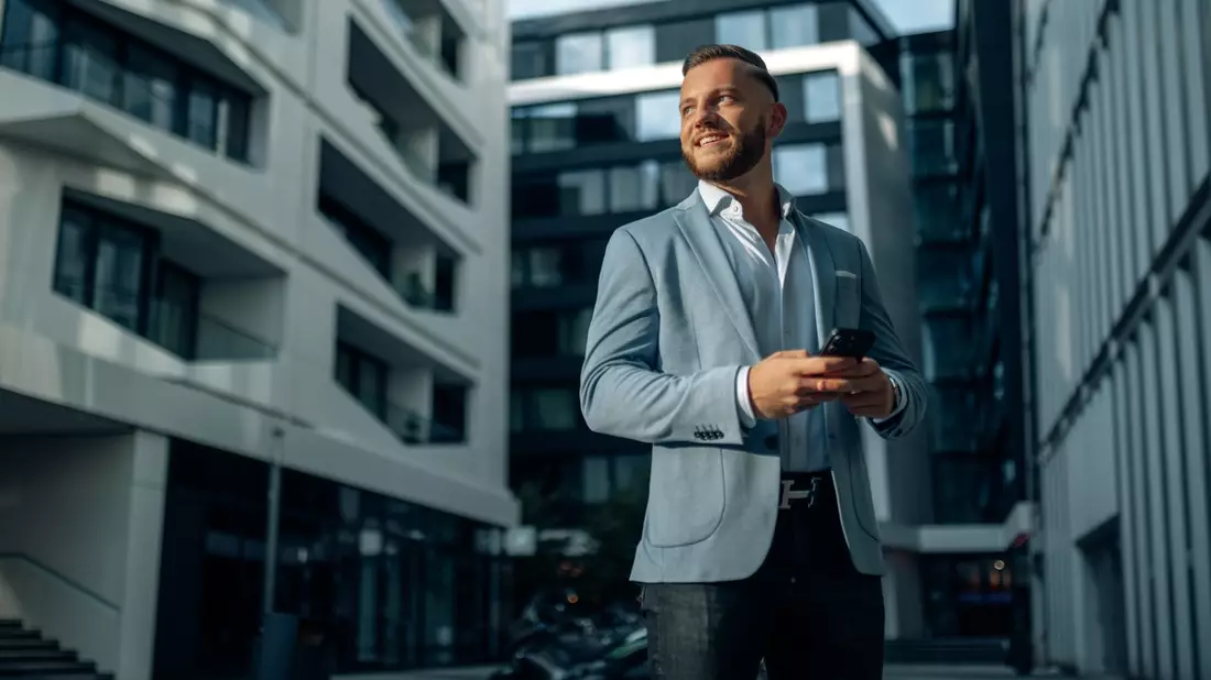 Julian Jehn von der Jehn & Peters GmbH: So gewinnen Industrieunternehmen Neukunden und sichern sich lokale Dominanz - Bild: presseportal.de