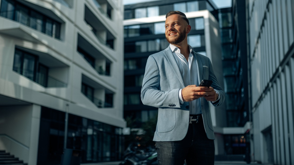 Julian Jehn von der Jehn & Peters GmbH: So gewinnen Industrieunternehmen Neukunden und sichern sich lokale Dominanz - Foto: presseportal.de