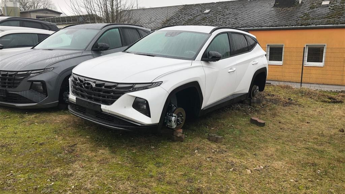 POL-PDWIL: Diebstahl von drei Komplettradsätzen - Foto: presseportal.de