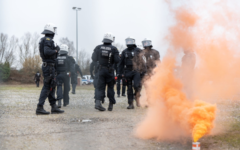 POL-AC: Einsatzübung der Hundertschaft am Aachener Tivoli - Foto: presseportal.de