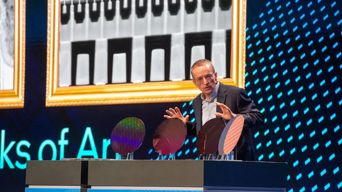 Aktuell liegen rund 80 Prozent der weltweiten Halbleiter-Produktion in Asien und 20 Prozent im Westen. Intel-Chef Pat Gelsinger will binnen zehn Jahren auf jeweils 50 Prozent zu kommen. - Bild: Andrej Sokolow/dpa