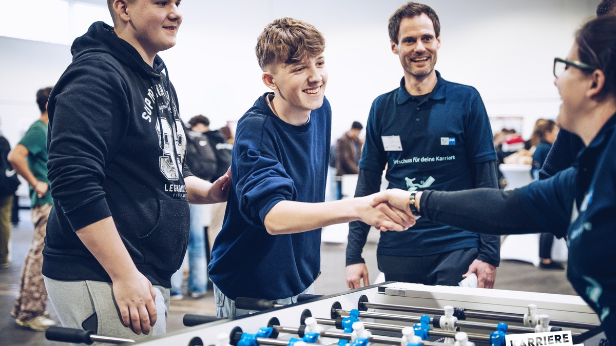 Karriere Kick in Kassel: IHK Kassel-Marburg veranstaltet innovatives Event zur Azubi-Gewinnung - Foto: presseportal.de