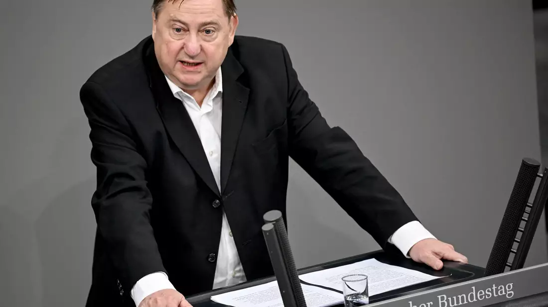 Hahn sitzt seit 2014 in dem Gremium, das für die Kontrolle des Bundesnachrichtendiensts (BND), des Militärischen Abschirmdiensts (MAD) und des Bundesamts für Verfassungsschutz zuständig ist. - Bild: Britta Pedersen/dpa
