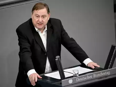 Hahn sitzt seit 2014 in dem Gremium, das für die Kontrolle des Bundesnachrichtendiensts (BND), des Militärischen Abschirmdiensts (MAD) und des Bundesamts für Verfassungsschutz zuständig ist. - Foto: Britta Pedersen/dpa
