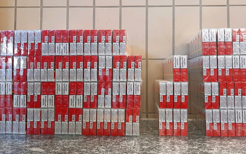 HZA-SI: Alles für den blauen Dunst - alles unversteuert/ZOLL entdeckt 70 Stangen unversteuerte Zigaretten und 74 Kilogramm Wasserpfeifentabak im Auto. - Foto: presseportal.de