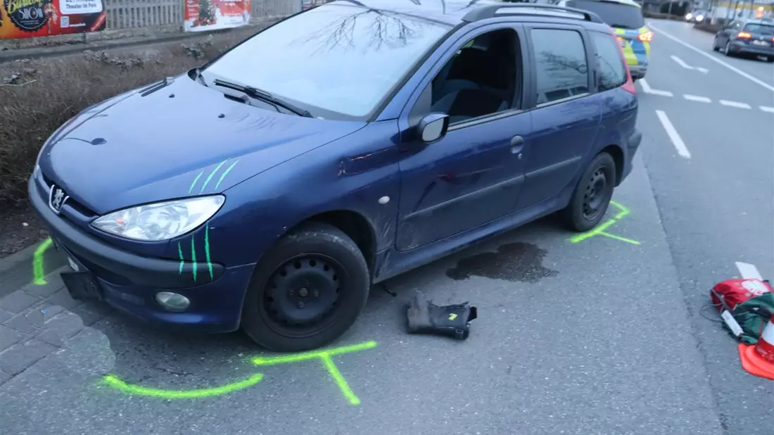 POL-HF: Gefährlicher Eingriff in den Straßenverkehr - 30-Jähriger greift in Lenkrad - Bild: presseportal.de