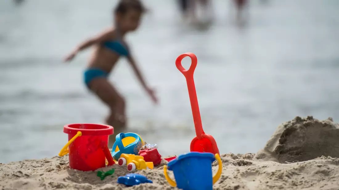 Gefährlicher als Nord- und Ostsee sind Binnengewässer wie Seen und Flüsse. - Bild: Sophia Kembowski/dpa