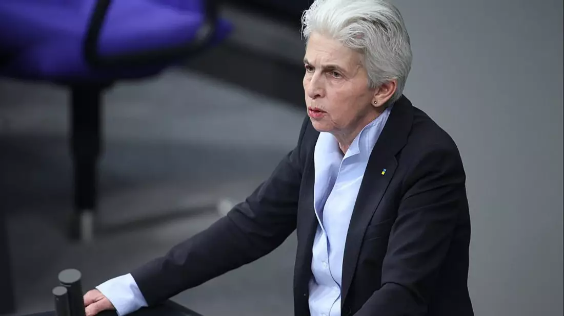 Marie-Agnes Strack-Zimmermann am 22.02.2024 in der Debatte zum Debatte zum Ampel-Antrag Ukraine und Europa entschlossen verteidigen - Bild: über dts Nachrichtenagentur