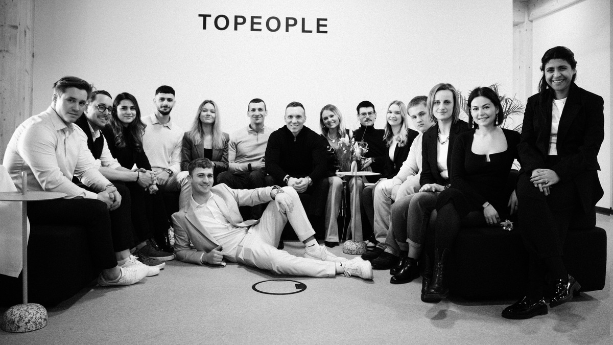 Gemeinsam in Richtung Zukunft: TOPEOPLE GROUP GmbH feiert dreijähriges Jubiläum - Foto: presseportal.de