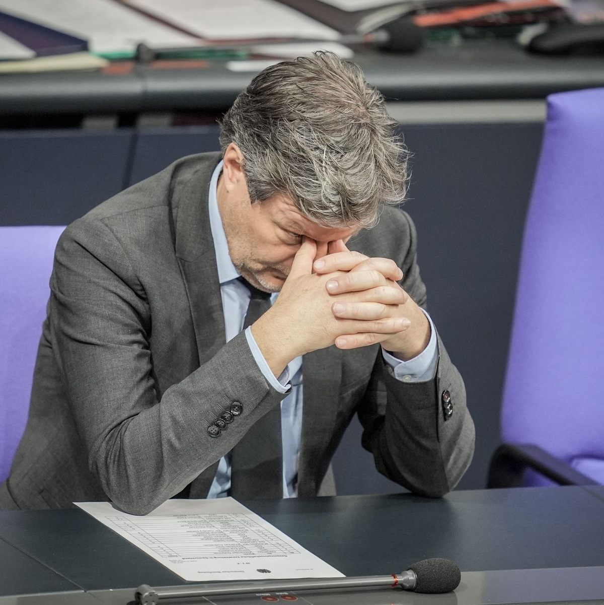 Bundeswirtschaftsminister Robert Habeck wirft der Union «Voodoo-Finanzpolitik» vor. - Foto: Michael Kappeler/dpa