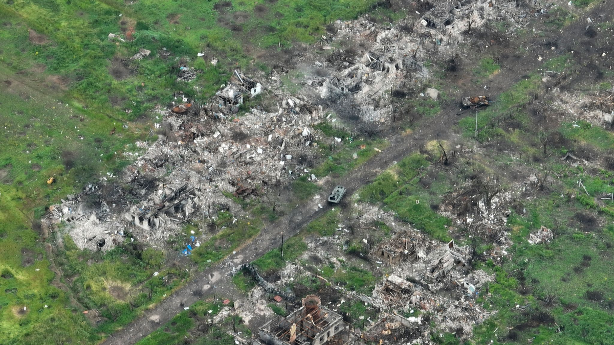 Die russische Armee hat eigenen Angaben zufolge ein Dorf im ostukrainischen Gebiet Donezk erobert. - Foto: Efrem Lukatsky/AP/dpa