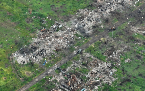 Die russische Armee hat eigenen Angaben zufolge ein Dorf im ostukrainischen Gebiet Donezk erobert. - Foto: Efrem Lukatsky/AP/dpa