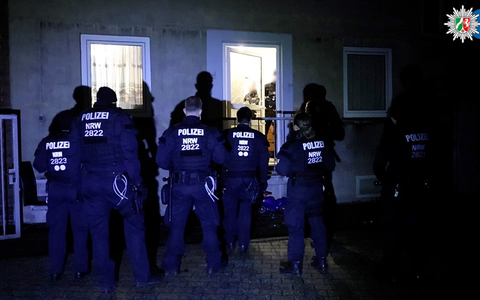 POL-OB: Gemeinsame Pressemitteilung der Staatsanwaltschaft Duisburg und der Polizei Oberhausen: Schlag gegen Tätergruppierung in mehreren Städten - Haftbefehle erlassen - Drei Tatverdächtige in U-Haft - Foto: presseportal.de