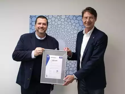 VAHLE erhält ISO 14001-Zertifizierung für Nachhaltigkeitsengagement / Umweltmanagementsystem durch DQS auditiert / Reduzierung des Energieverbrauchs und der CO2-Emissionen am Standort Kamen - Foto: presseportal.de