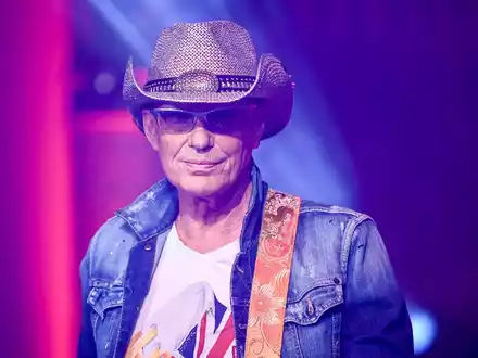 Fritz Puppel von der Band City ist tot. - Foto: Jens Kalaene/dpa-Zentralbild/dpa