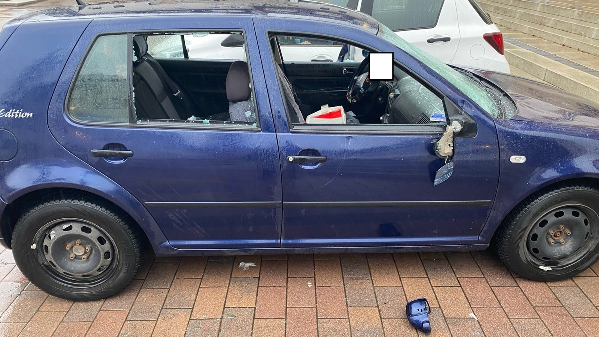 POL-PDKL: Sämtliche Scheiben an PKW eingeschlagen - Foto: presseportal.de