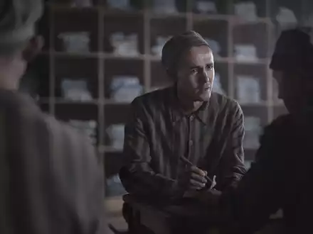 Offizieller Teaser-Trailer der Sky und Peacock Original Dramaserie The Tattooist of Auschwitz veröffentlicht - Foto: presseportal.de