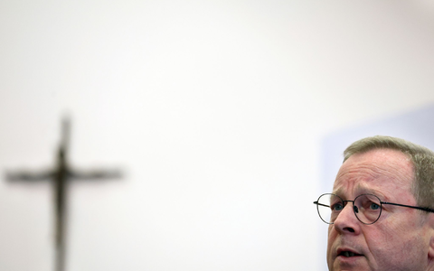 Bischof Georg Bätzing kündigt an, dass «bald» eine deutsche Delegation nach Rom reisen wird. - Foto: Karl-Josef Hildenbrand/dpa