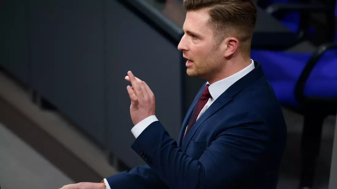 Der AfD-Abgeordnete Jan Ralf Nolte verfehlte die erforderliche Mehrheit deutlich. - Bild: Gregor Fischer/dpa