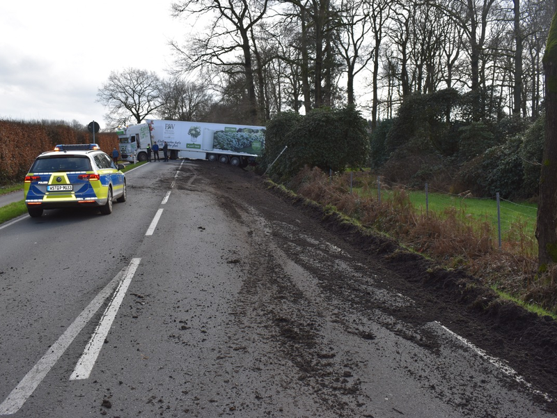 POL-OL: +++ Westerstede: Lkw-Unfall endet glimpflich +++ - Foto: presseportal.de