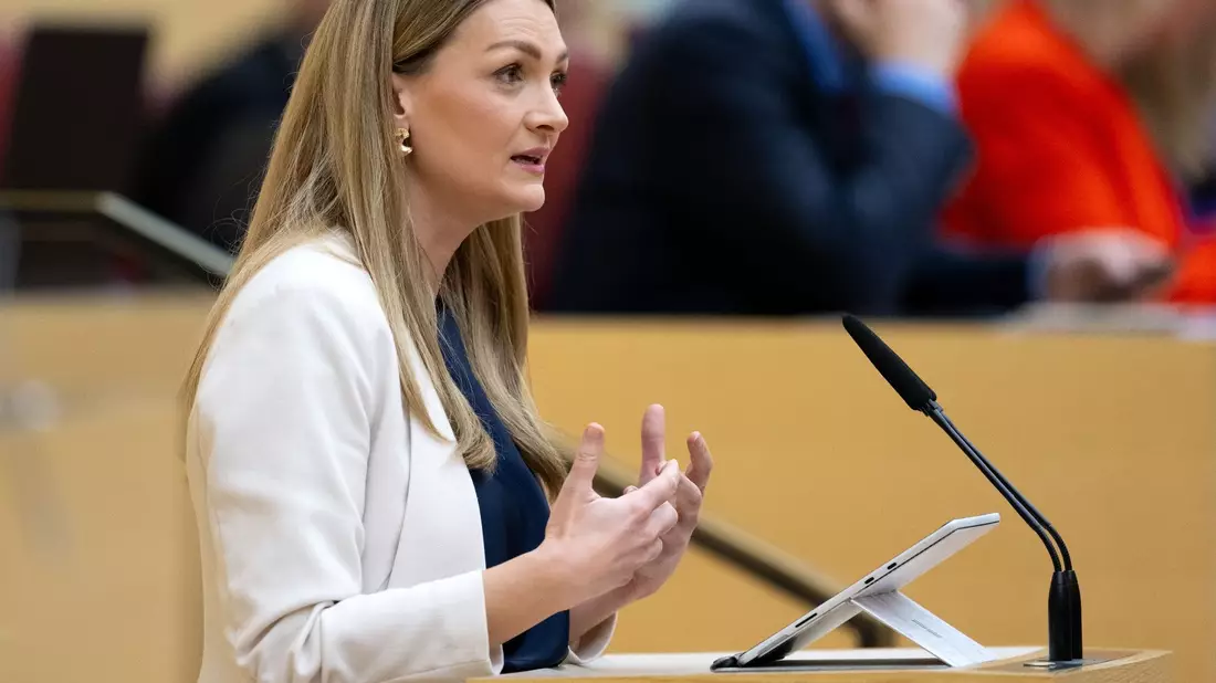 Bayern sei entschlossen, sich gegen den gefährlichen Konsum von Cannabis zu stemmen, sagt Gesundheitsministerin Judith Gerlach (CSU). - Bild: Sven Hoppe/dpa