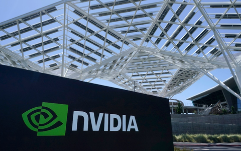 Die Nvidia-Aktie legte um 16,4 Prozent auf 785,38 Dollar zu. - Foto: Jeff Chiu/AP/dpa
