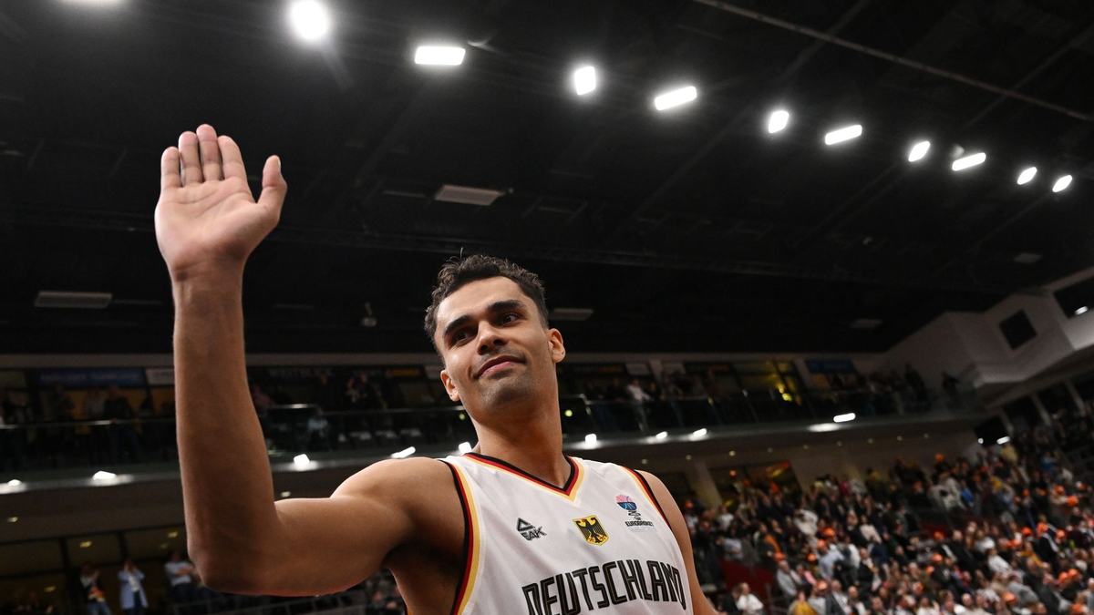 Kam gegen Montenegro auf 19 Punkte: Deutschlands Oscar Da Silva. - Foto: Marijan Murat/dpa