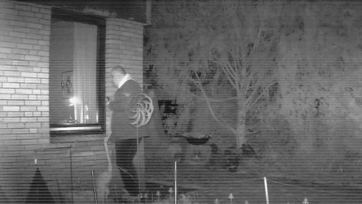 POL-KI: 240223.1 Molfsee: Polizei veröffentlicht Bilder nach Wohnungseinbruch - Foto: presseportal.de