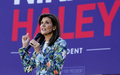Die republikanische Präsidentschaftsbewerberin Nikki Haley spricht bei einer Wahlkampfveranstaltung in Beaufort im US-Bundesstaat South Carolina. - Foto: Meg Kinnard/AP/dpa