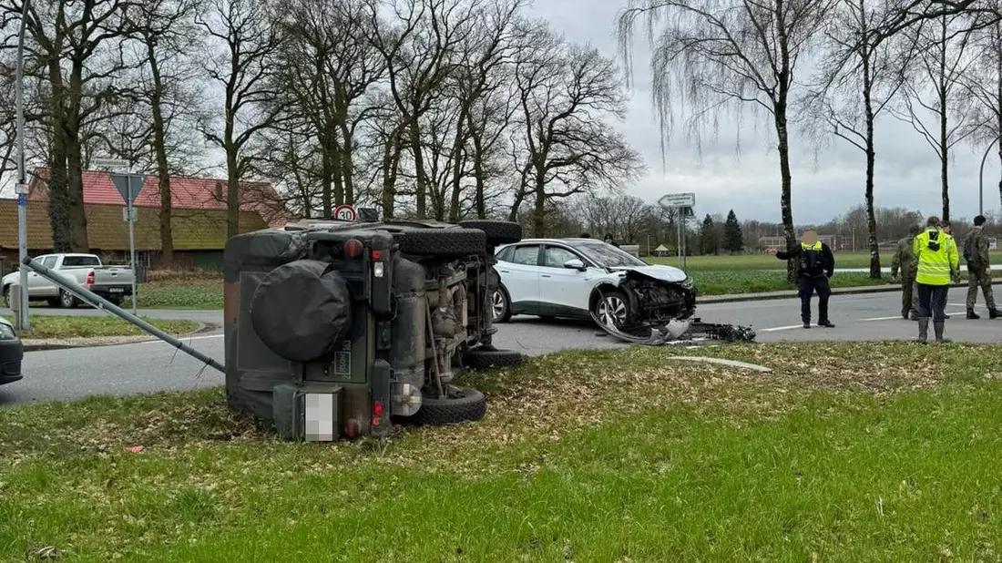 POL-DEL: Stadt Delmenhorst: Vier Personen bei Verkehrsunfall verletzt +++ Hoher Sachschaden - Bild: presseportal.de