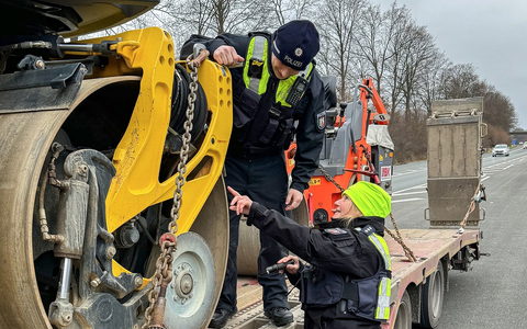 POL-UN: Fröndenberg - Schwerpunktkontrollen des Verkehrsdienstes der Kreispolizeibehörde Unna - Foto: presseportal.de