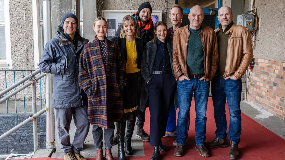 Ein doppelter „Butsch“ und eine doppelte Viola – 16. ARD Degeto/ MDR-Krimi mit Yvonne Catterfeld und Götz Schubert: „Wolfsland - Schwarzer Spiegel“ (AT) - Bild: presseportal.de