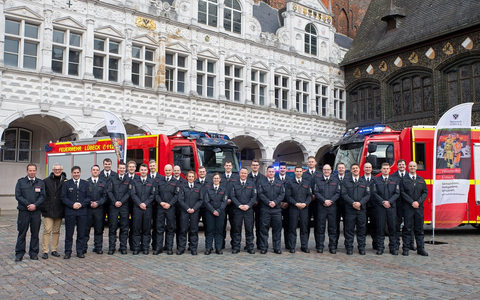 FW-HL: Ernennung und Vereidigung bei der Berufsfeuerwehr Lübeck / 25 Anwärter:innen beginnen Ausbildung bei der Feuerwehr - Foto: presseportal.de