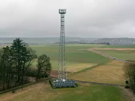 Der Sendemast von Telefónica (O2) im  mittelhessischen Vogelsbergkreis. - Foto: Quirin Leppert/O2 Telefónica /dpa