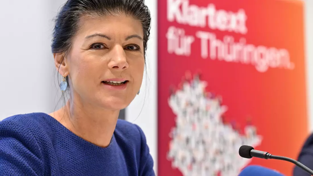 Sahra Wagenknecht (BSW) stellt in Erfurt eine Kampagne ihrer Partei für die Landtagswahl am 1. September in Thüringen vor. - Bild: Martin Schutt/dpa