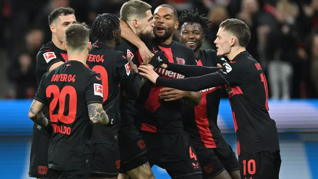 Leverkusen konnte den Vorsprung auf die Bayern zumindest vorübergehend auf elf Punkte ausbauen. - Bild: Marius Becker/dpa
