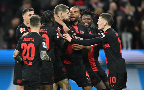 Alejandro Grimaldo erzielte das 1:0 für Leverkusen.  - Foto: Marius Becker/dpa