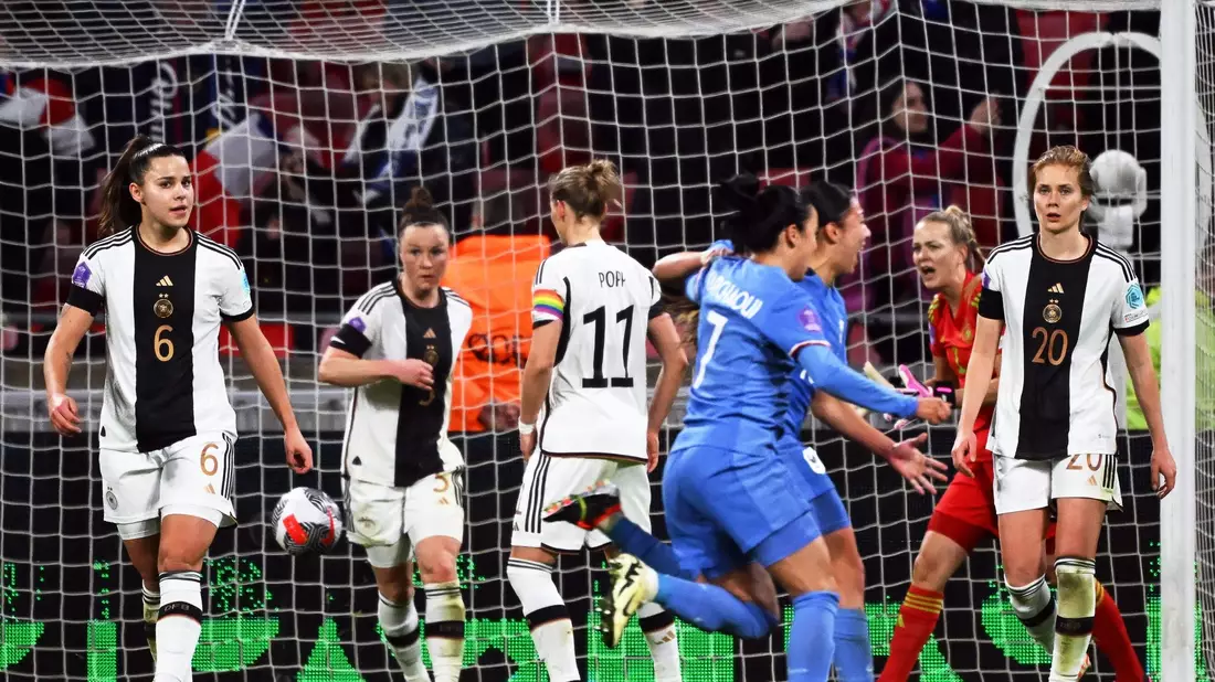 Die DFB-Frauen mussten sich Frankreich mit 1:2 geschlagen geben. - Bild: Sebastian Christoph Gollnow/dpa