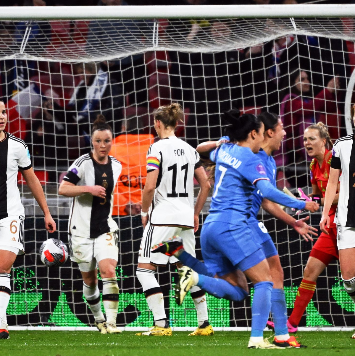 Wer spielt? Bundestrainer Christian Wück ist gefragt. - Foto: Sebastian Christoph Gollnow/dpa