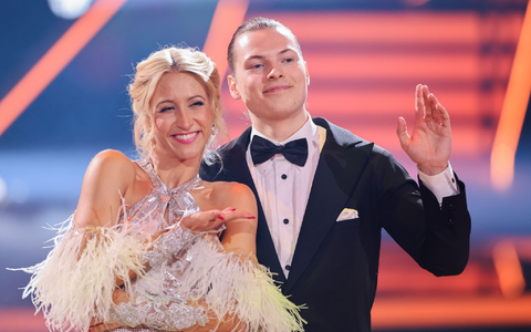 Gabriel Kelly und Kathrin Menzinger haben sich in den Kreis der Favoriten getanzt. - Foto: Rolf Vennenbernd/dpa